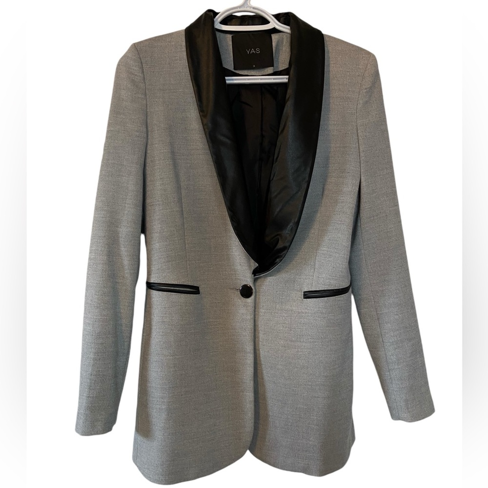 YAS Chic Grey Black Fitted Blazer